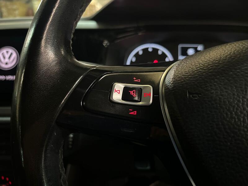 VOLKSWAGEN POLO 1.0 SE 2018