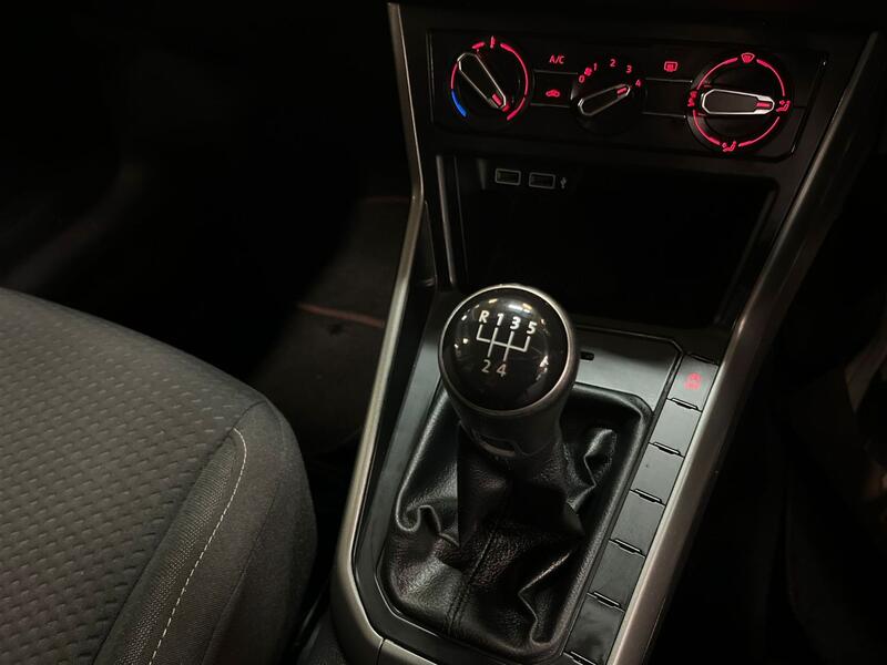 VOLKSWAGEN POLO 1.0 SE 2018