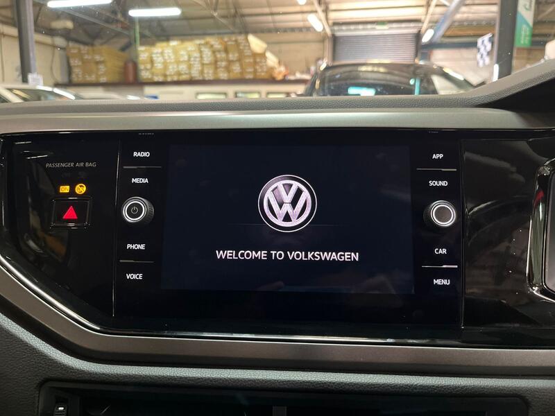 VOLKSWAGEN POLO 1.0 SE 2018
