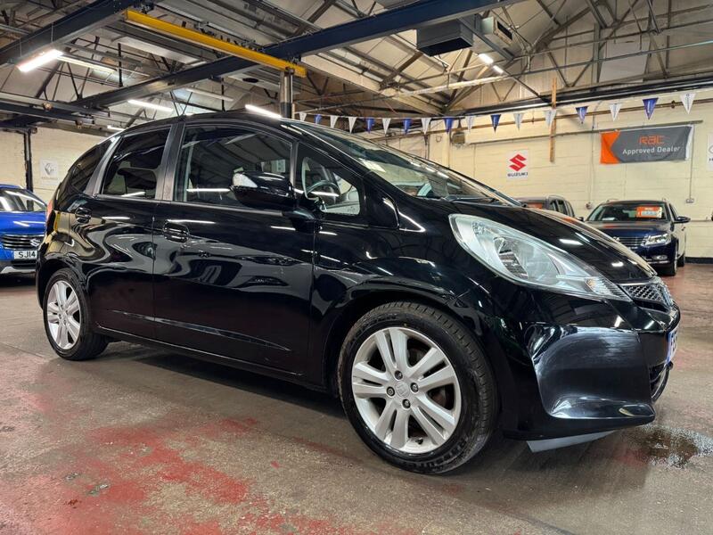 HONDA JAZZ 1.4 i-VTEC ES Plus 2014