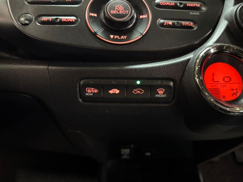 HONDA JAZZ 1.4 i-VTEC ES Plus 2014