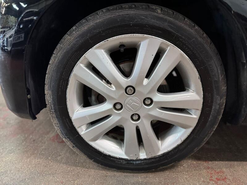 HONDA JAZZ 1.4 i-VTEC ES Plus 2014