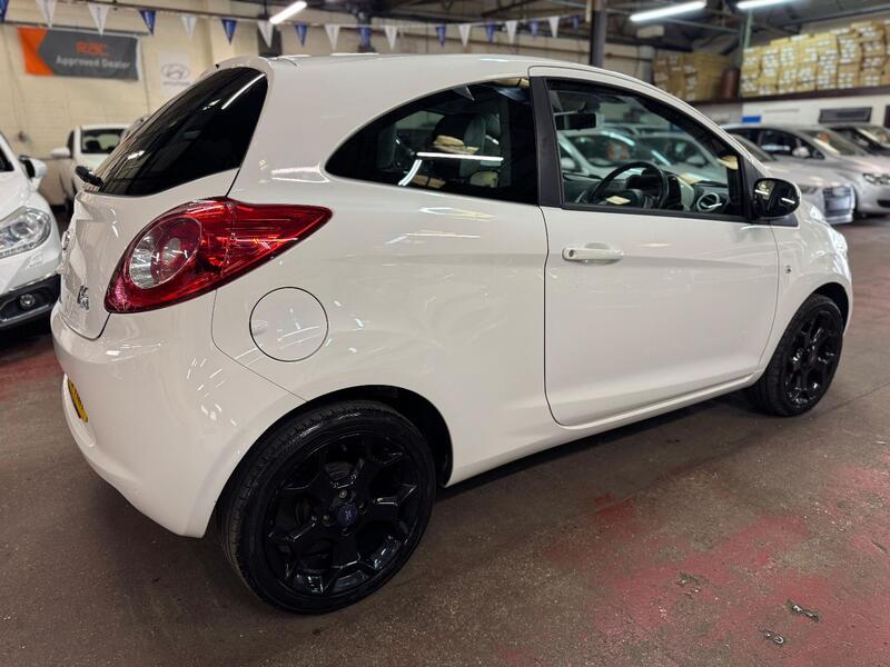FORD KA 1.2 Zetec White Edition 2016