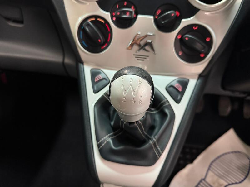 FORD KA 1.2 Zetec White Edition 2016