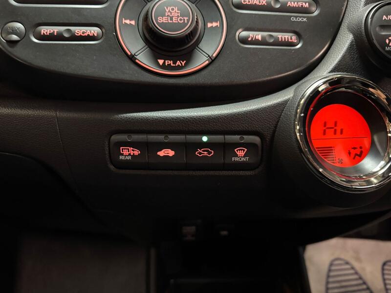 HONDA JAZZ 1.4 i-VTEC ES Plus 2014