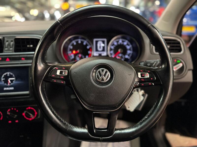 VOLKSWAGEN POLO 1.2 TSI BlueMotion Tech Match 2016