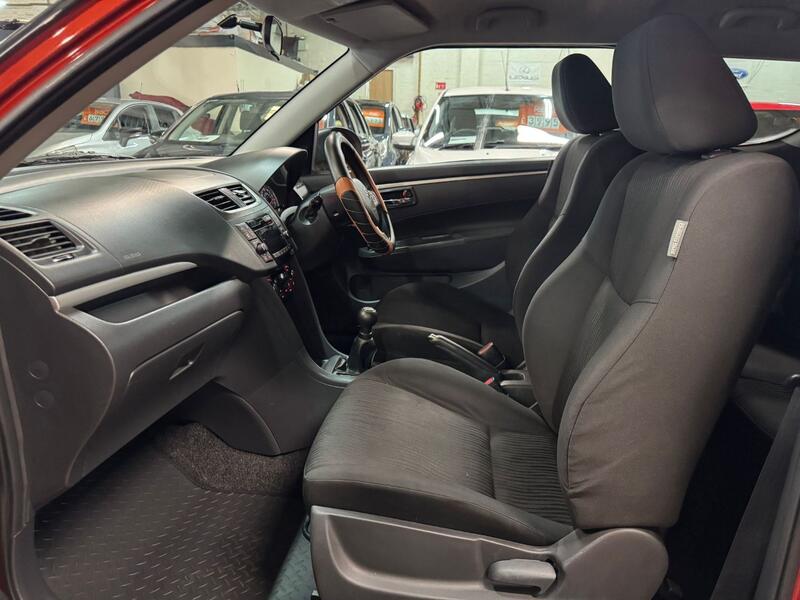 SUZUKI SWIFT 1.2 SZ4 2013