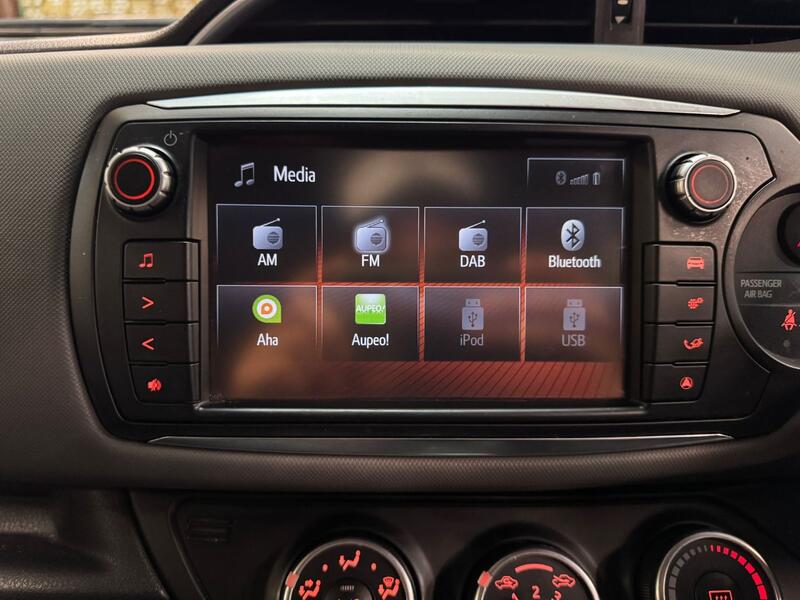 TOYOTA YARIS 1.3 Dual VVT-i Design 2017