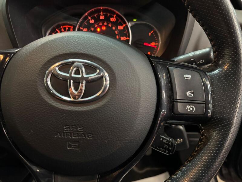 TOYOTA YARIS 1.3 Dual VVT-i Design 2017