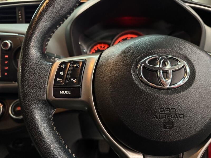 TOYOTA YARIS 1.3 Dual VVT-i Icon 2015