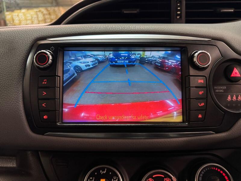 TOYOTA YARIS 1.3 Dual VVT-i Icon 2015