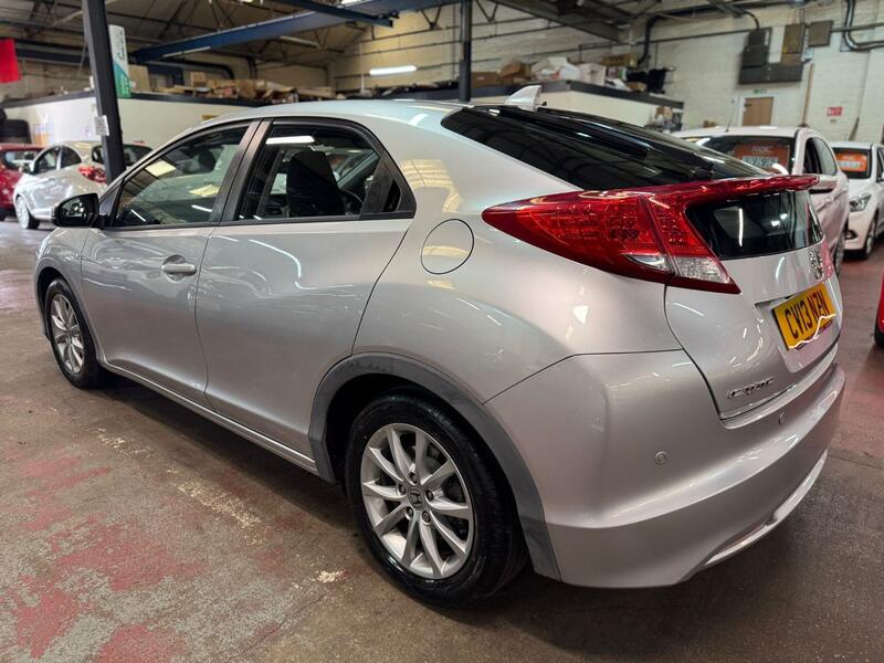 HONDA CIVIC 1.8 i-VTEC ES 2013