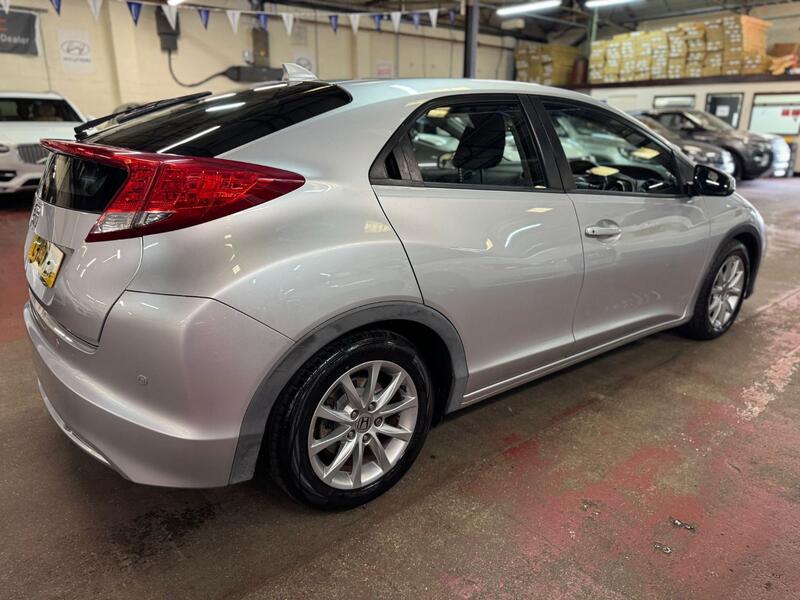 HONDA CIVIC 1.8 i-VTEC ES 2013