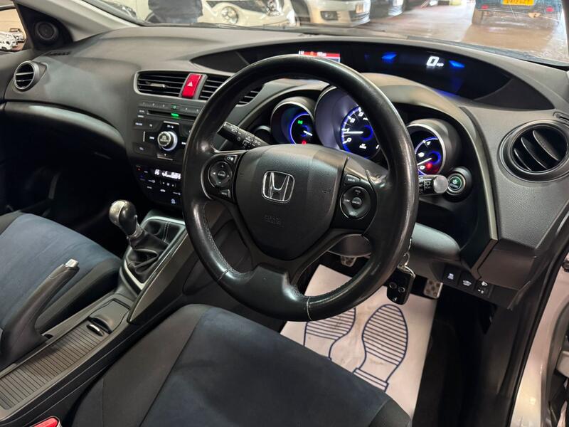 HONDA CIVIC 1.8 i-VTEC ES 2013