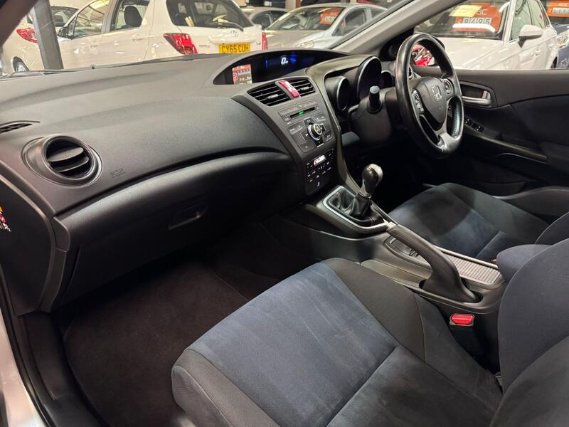 HONDA CIVIC 1.8 i-VTEC ES 2013