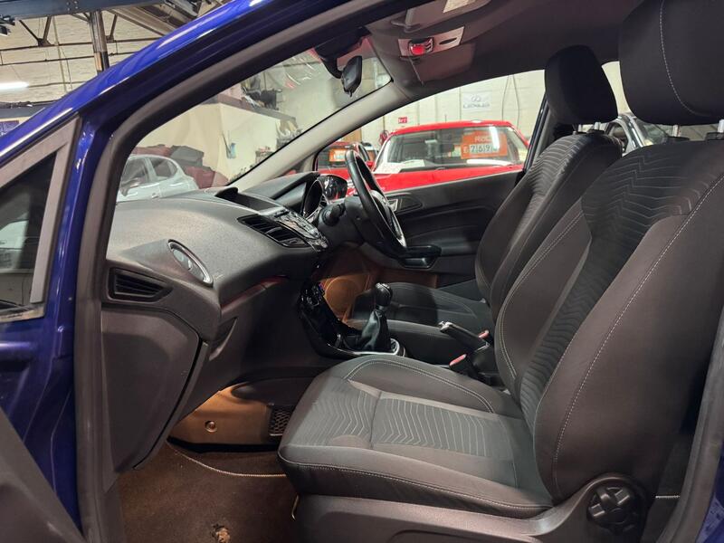 FORD FIESTA 1.3 Zetec 2015