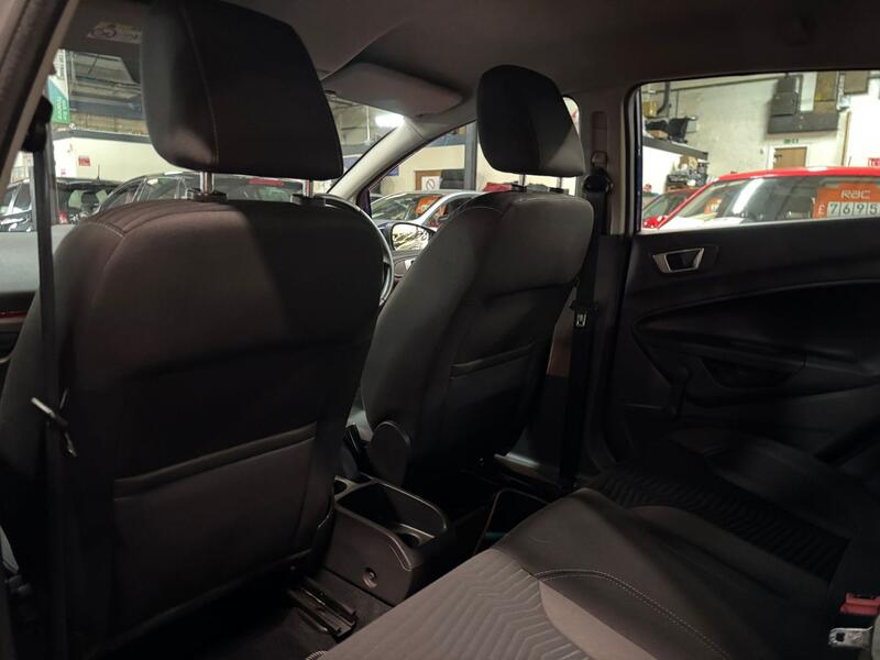 FORD FIESTA 1.3 Zetec 2015