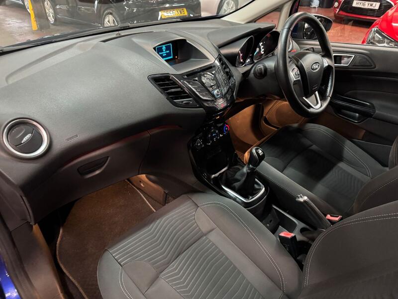 FORD FIESTA 1.3 Zetec 2015