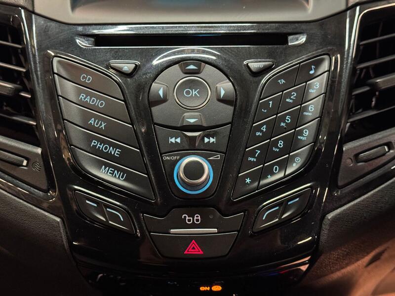 FORD FIESTA 1.3 Zetec 2015