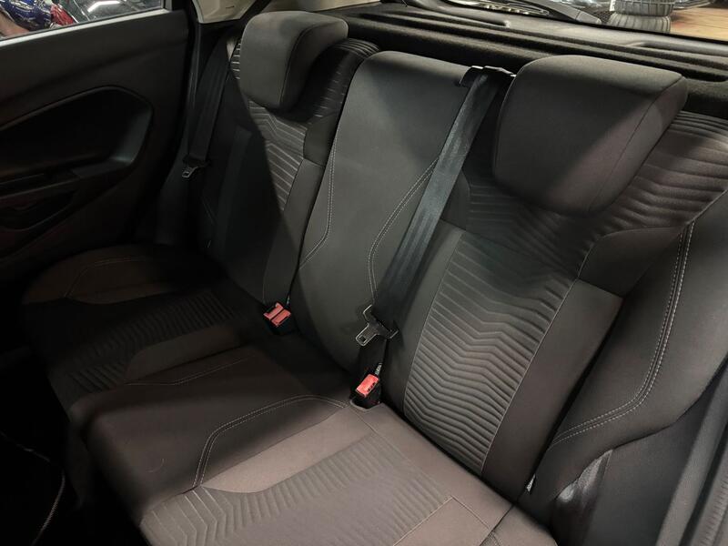 FORD FIESTA 1.3 Zetec 2015