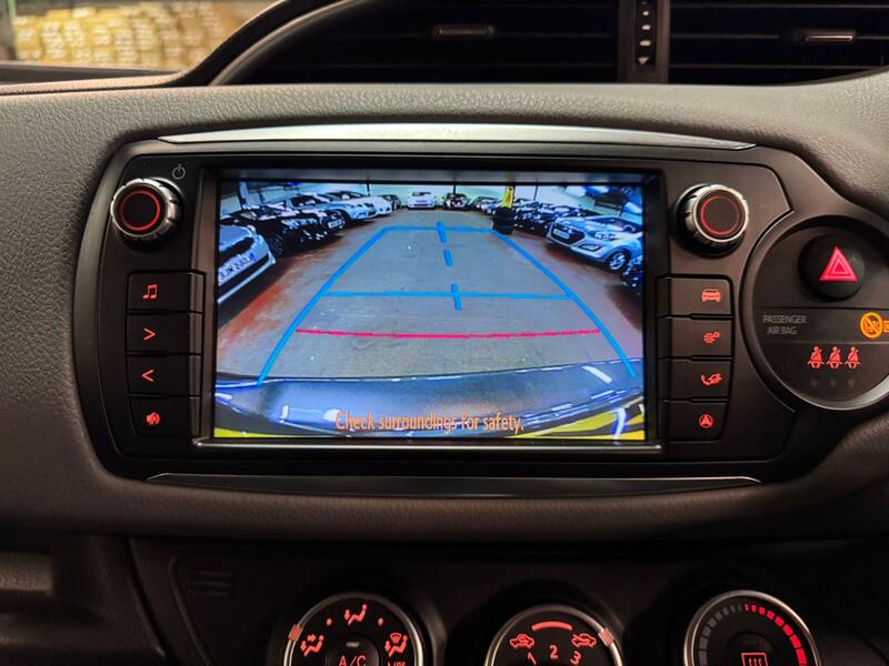 TOYOTA YARIS 1.0 VVT-i Icon 2016