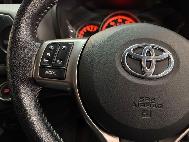 TOYOTA YARIS 1.0 VVT-i Icon 2016