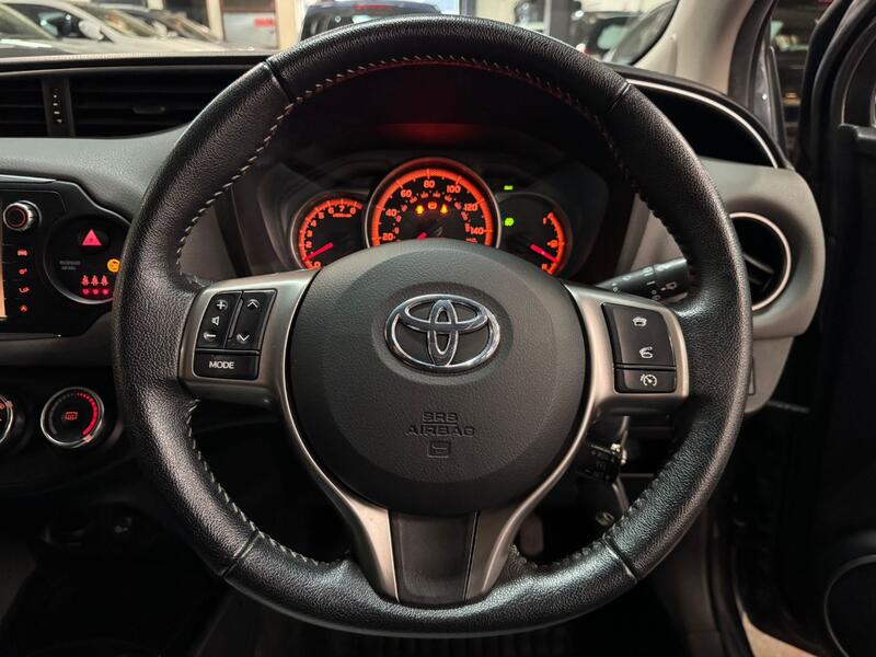 TOYOTA YARIS 1.0 VVT-i Icon 2016