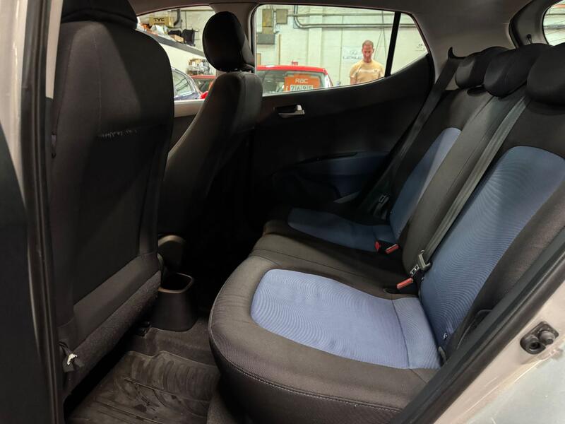 HYUNDAI I10 1.0 Premium 2014