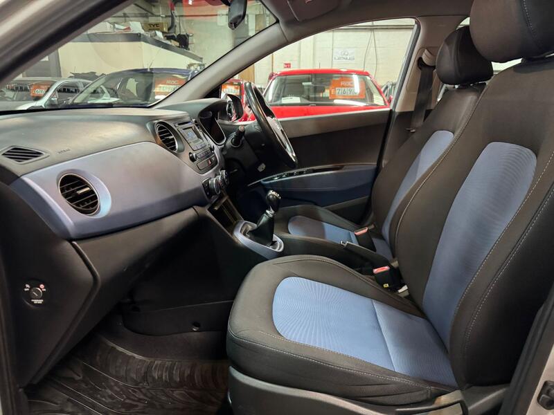 HYUNDAI I10 1.0 Premium 2014