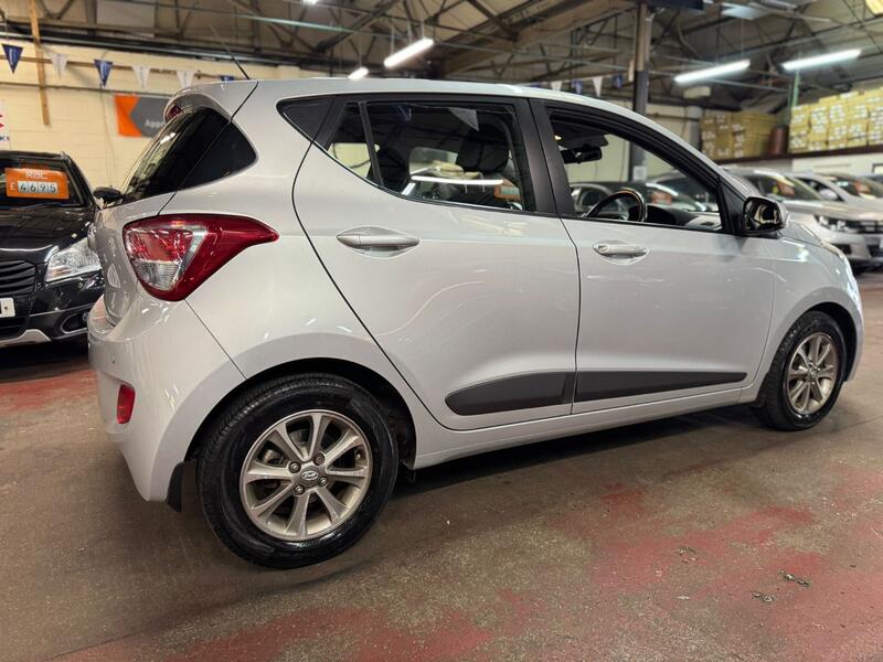 HYUNDAI I10 1.0 Premium 2014