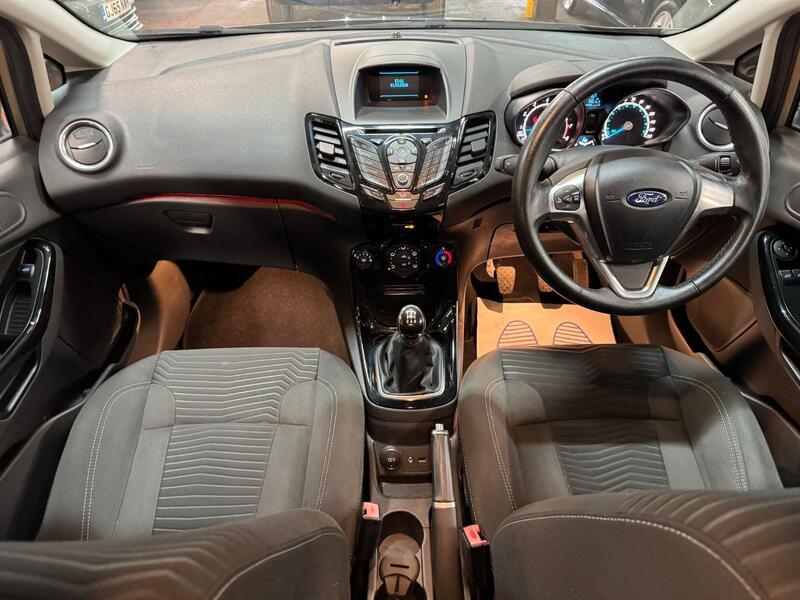 FORD FIESTA 1.3 Zetec 2015