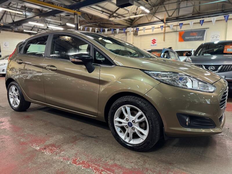 FORD FIESTA 1.3 Zetec 2015