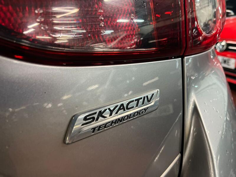 MAZDA MAZDA3 2.0 SKYACTIV-G SE-L 2016