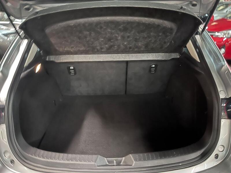 MAZDA MAZDA3 2.0 SKYACTIV-G SE-L 2016