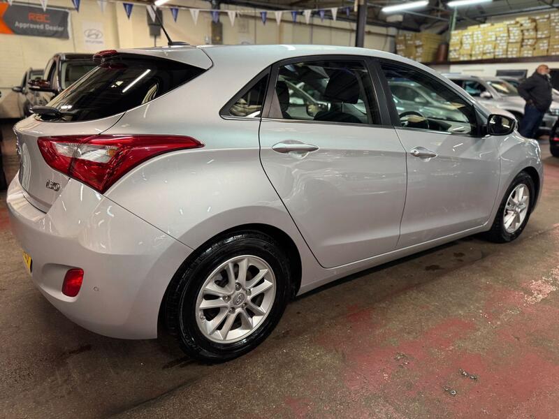 HYUNDAI I30 1.6 CRDi Blue Drive SE Nav 2016